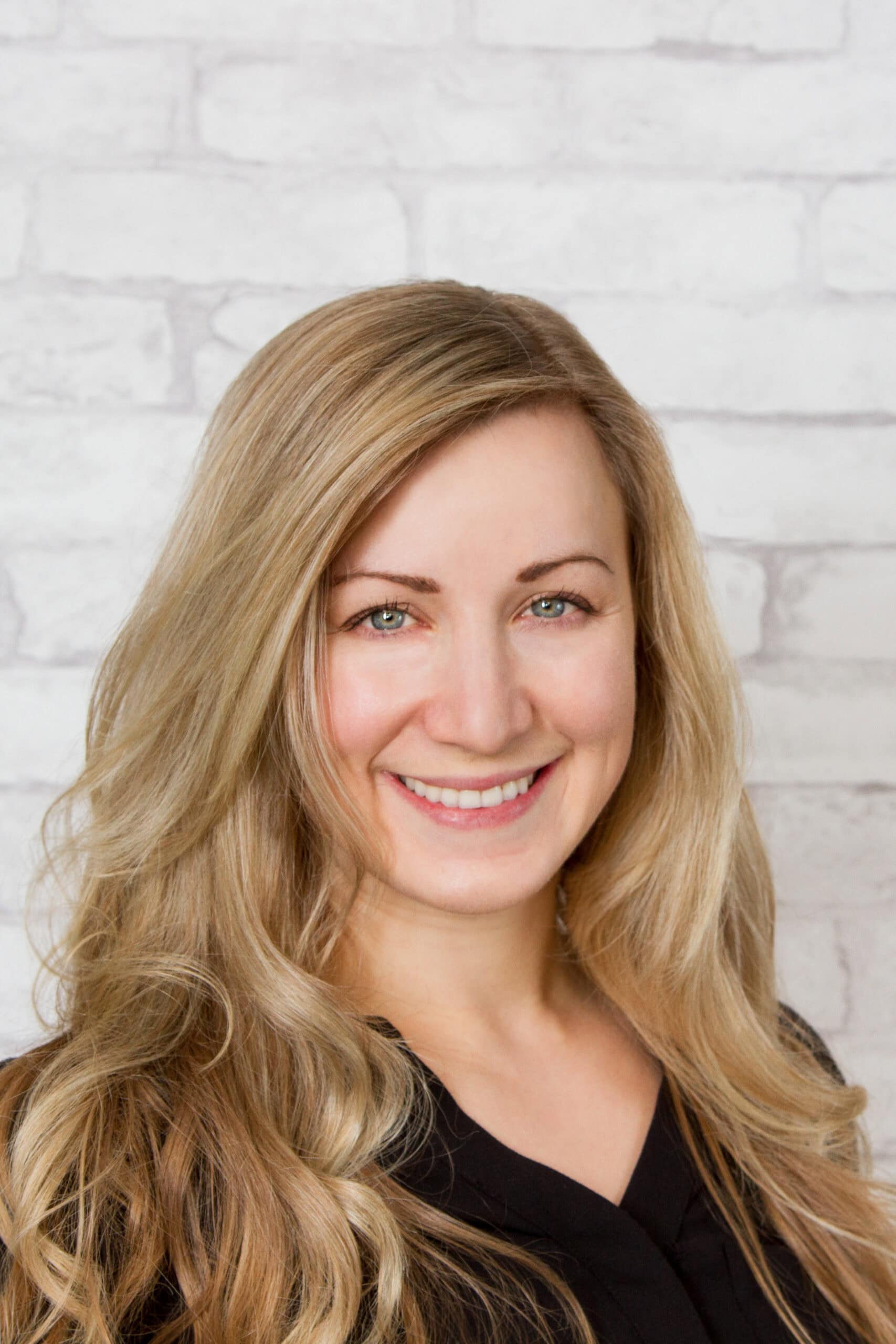 Dr. Niki Johnston